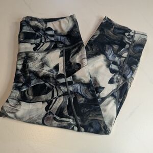 Ododos Women's Athletic Black/White Capri Legging, XL